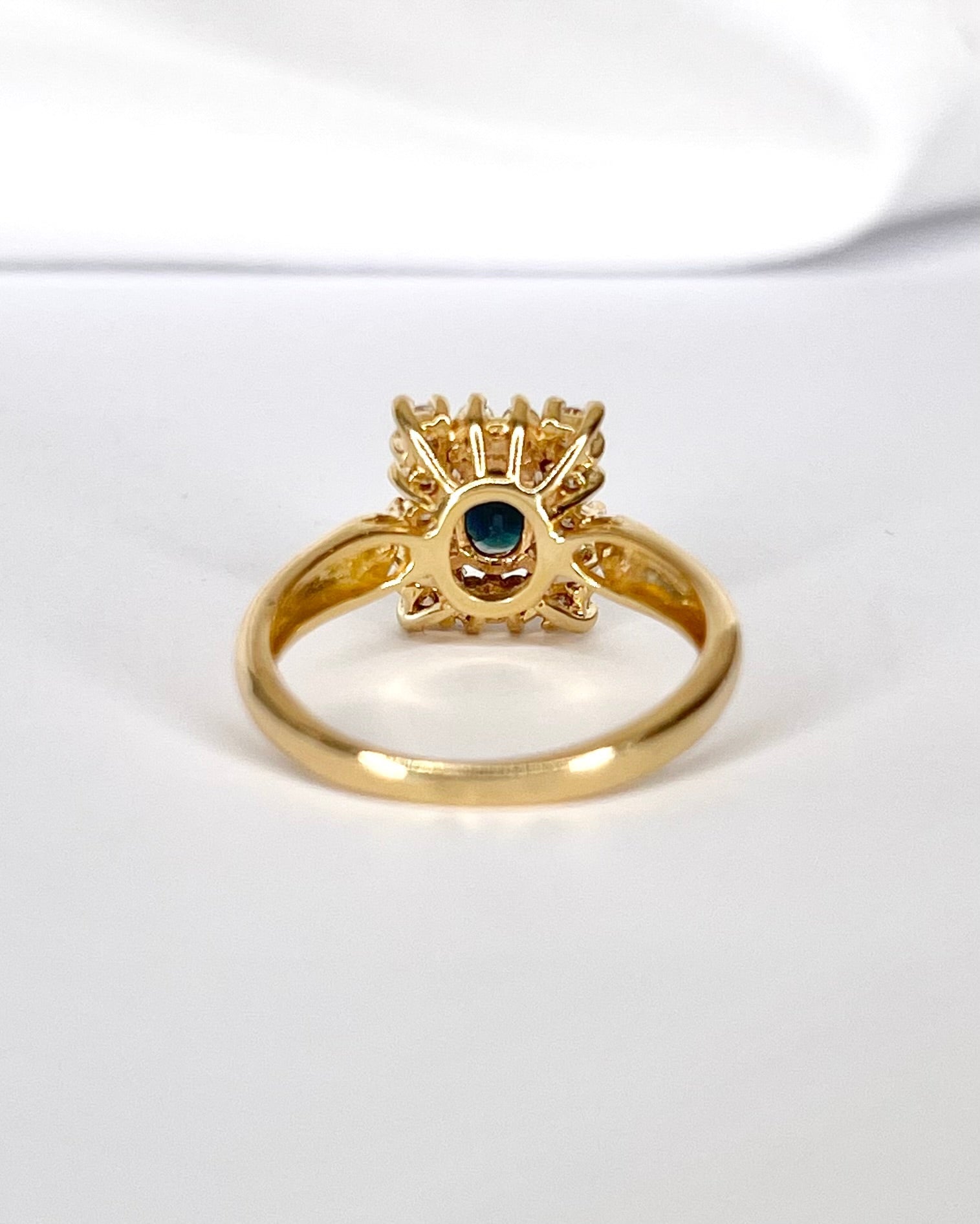 Bague Marguerite Saphir 0.68 carat &amp; Diamants 0.32 carat "Aryna" - Elliade Paris