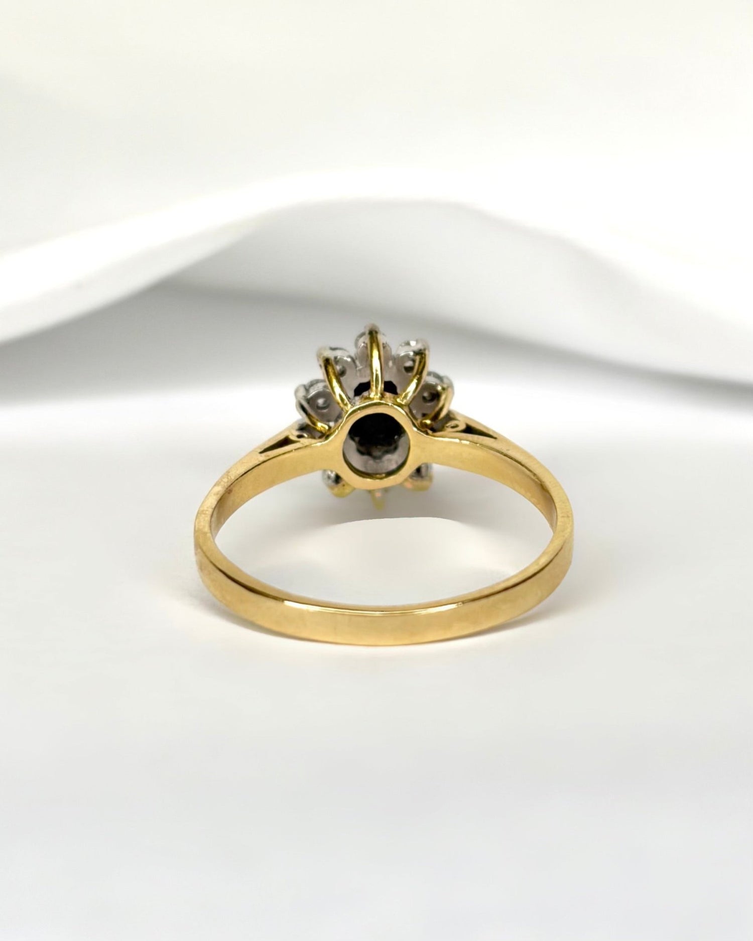 Bague Marguerite Saphir 0.70 carat &amp; Diamants 0.40 carat "Maryline" - Elliade Paris