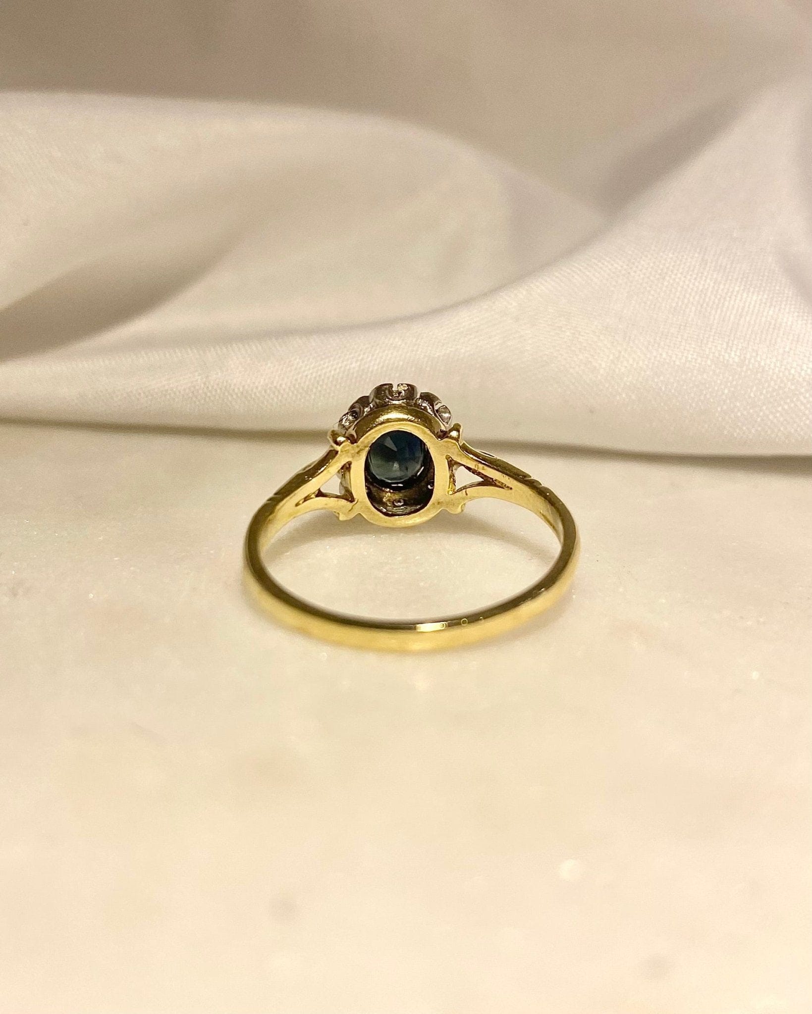 Bague Marguerite Saphir 0.70 carat &amp; Diamants "Fira" - Elliade Paris