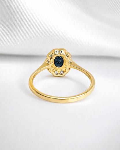 Bague Marguerite Saphir 0.70 carat &amp; Diamants "Tara" - Elliade Paris