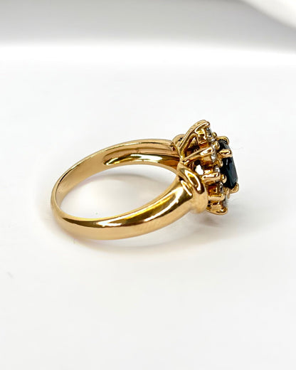 Bague Marguerite Saphir 0.72 carat, Diamants 0.20 carat &amp; 4.34g "Elena" - Elliade Paris
