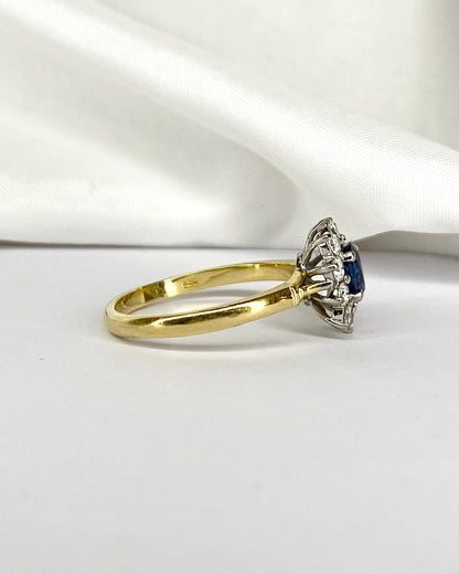 Bague Marguerite Saphir 0.72 carat &amp; Diamants 0.40 carat &quot;Vérène&quot; - Elliade Paris