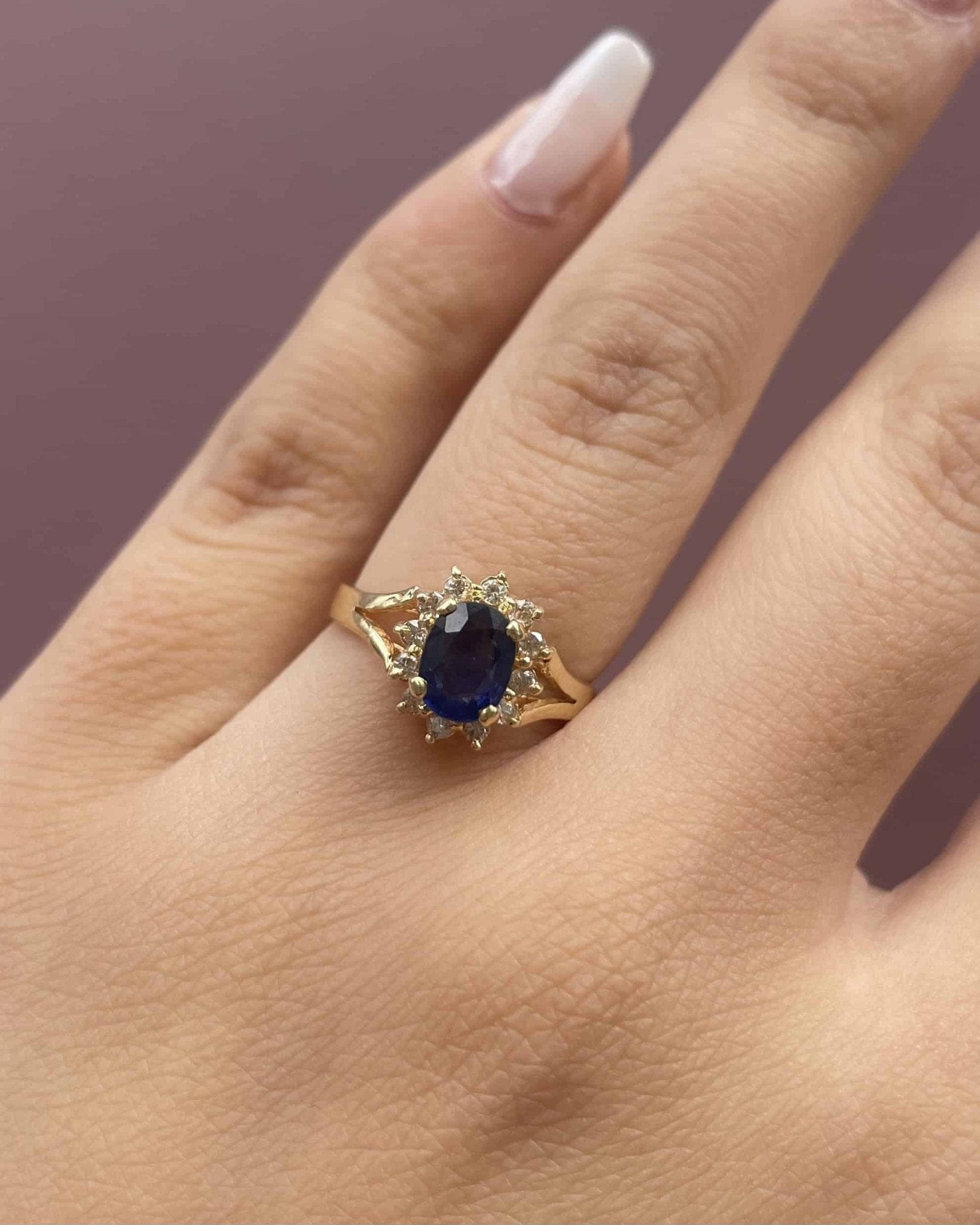 Bague Marguerite Saphir 0.75 Carat &amp; 12 Diamants "Julia" - Elliade Paris