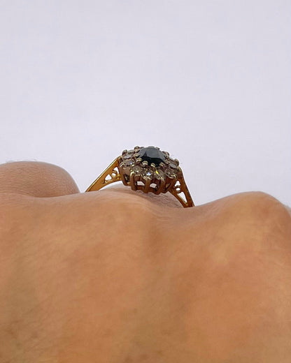 Bague Marguerite Saphir 0.75 carat &amp; Diamants 0.24 carat "Kyara" - Elliade Paris