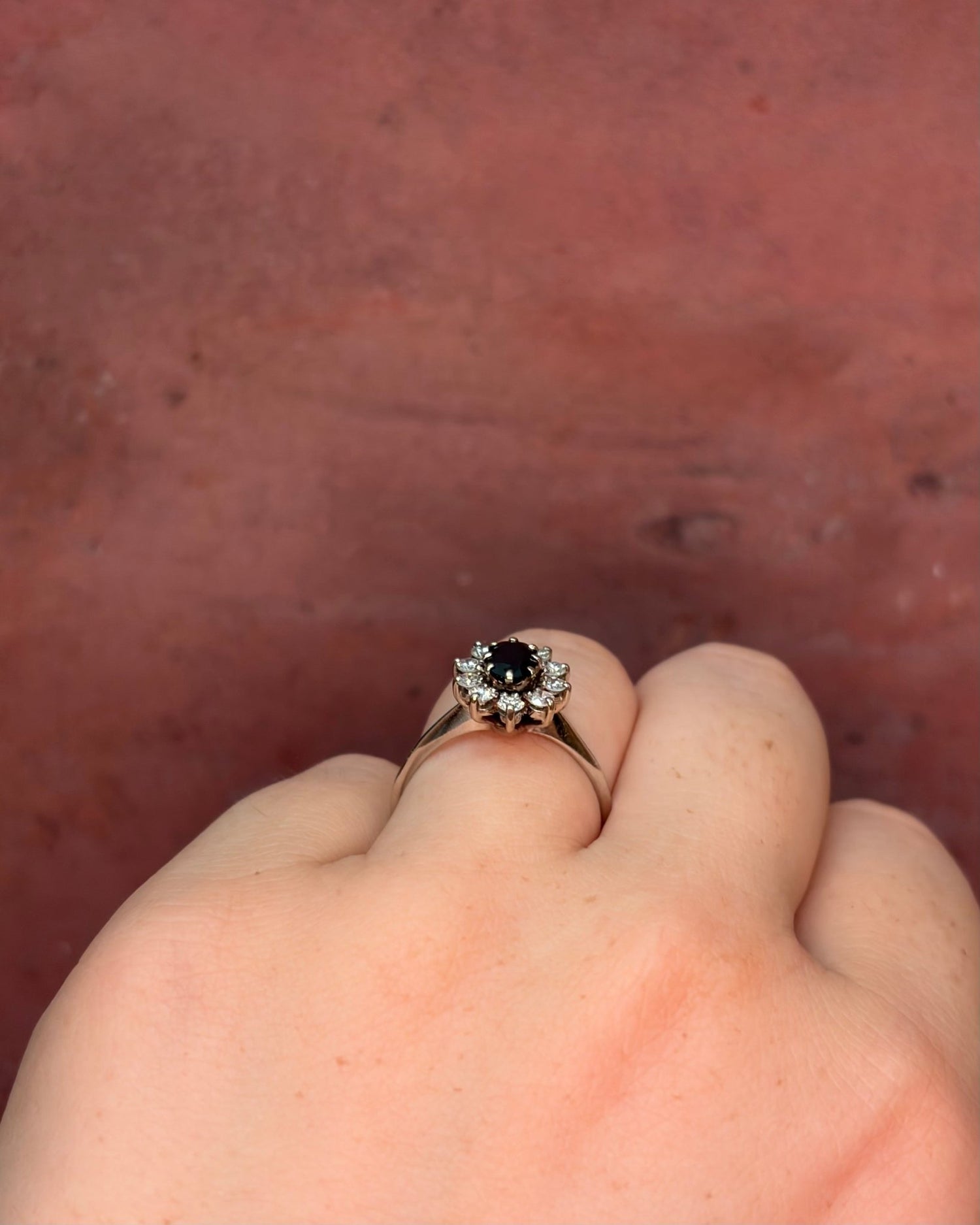Bague Marguerite Saphir 0.75 carat &amp; Diamants 0.40 carat "Michelle" - Elliade Paris