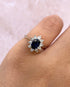 Bague Marguerite Saphir 0.75 carat & Diamants 0.40 carat "Palmire" - Elliade Paris