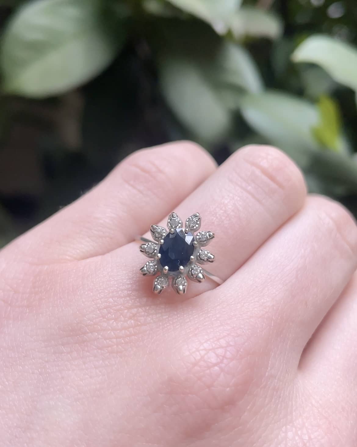 Bague Marguerite Saphir 0.75 Carat &amp; Diamants "Celine" - Elliade Paris