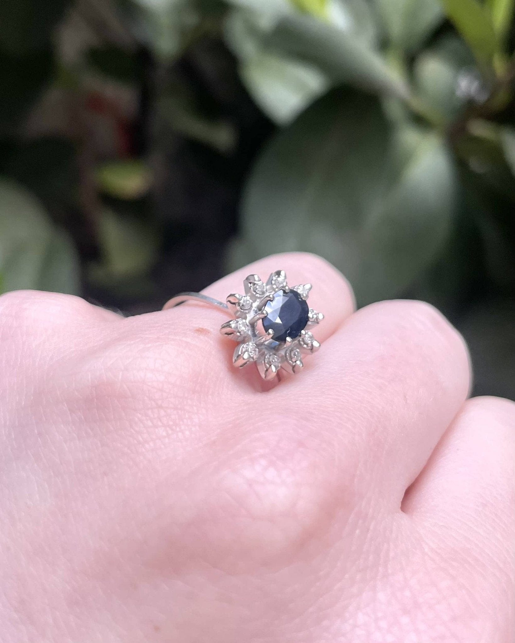 Bague Marguerite Saphir 0.75 Carat &amp; Diamants "Celine" - Elliade Paris