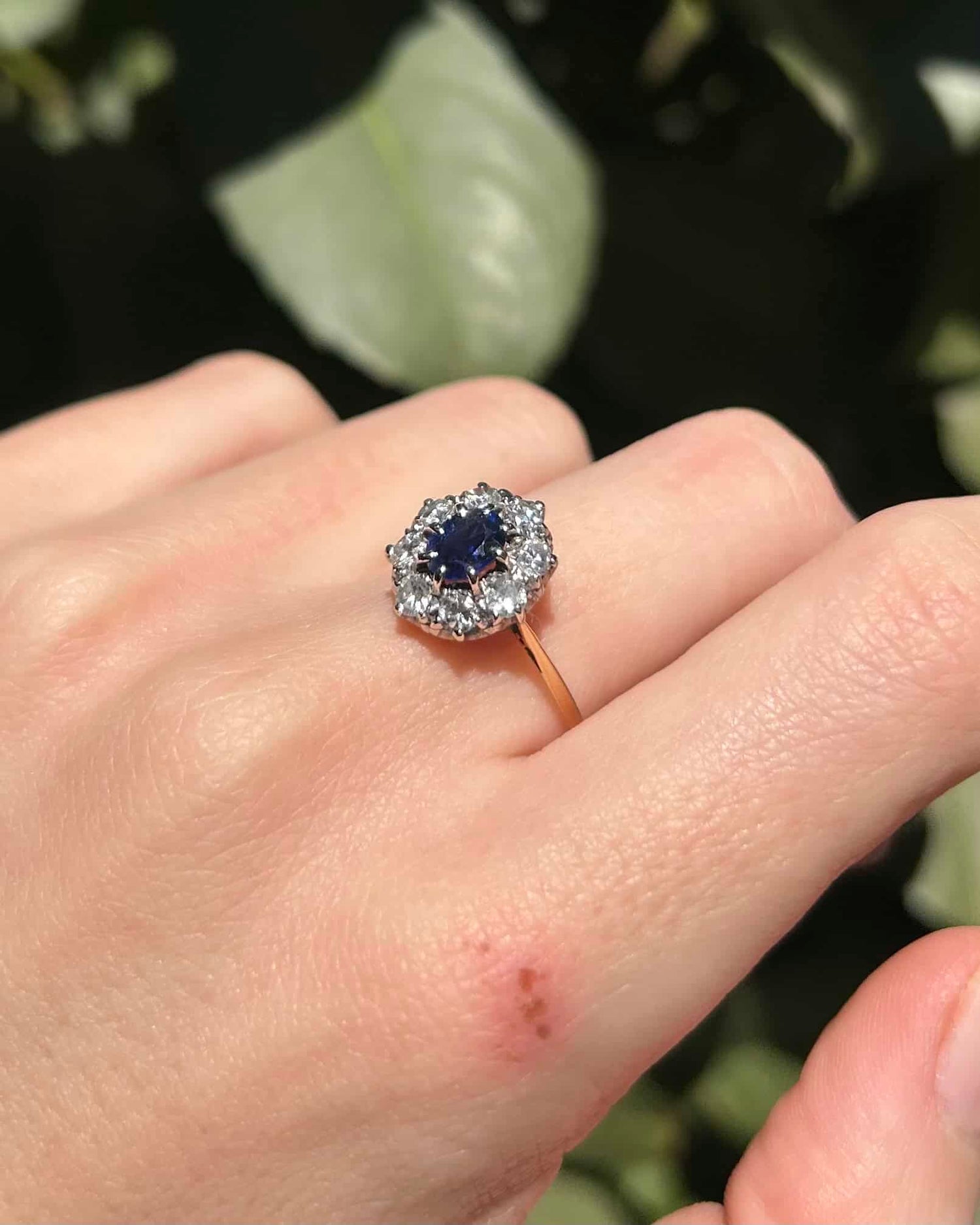 Bague Marguerite Saphir 0.75 Carat &amp; Diamants &quot;Elara&quot; - Elliade Paris