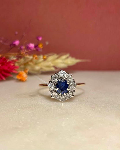 Bague Marguerite Saphir 0.75 Carat &amp; Diamants &quot;Elara&quot; - Elliade Paris