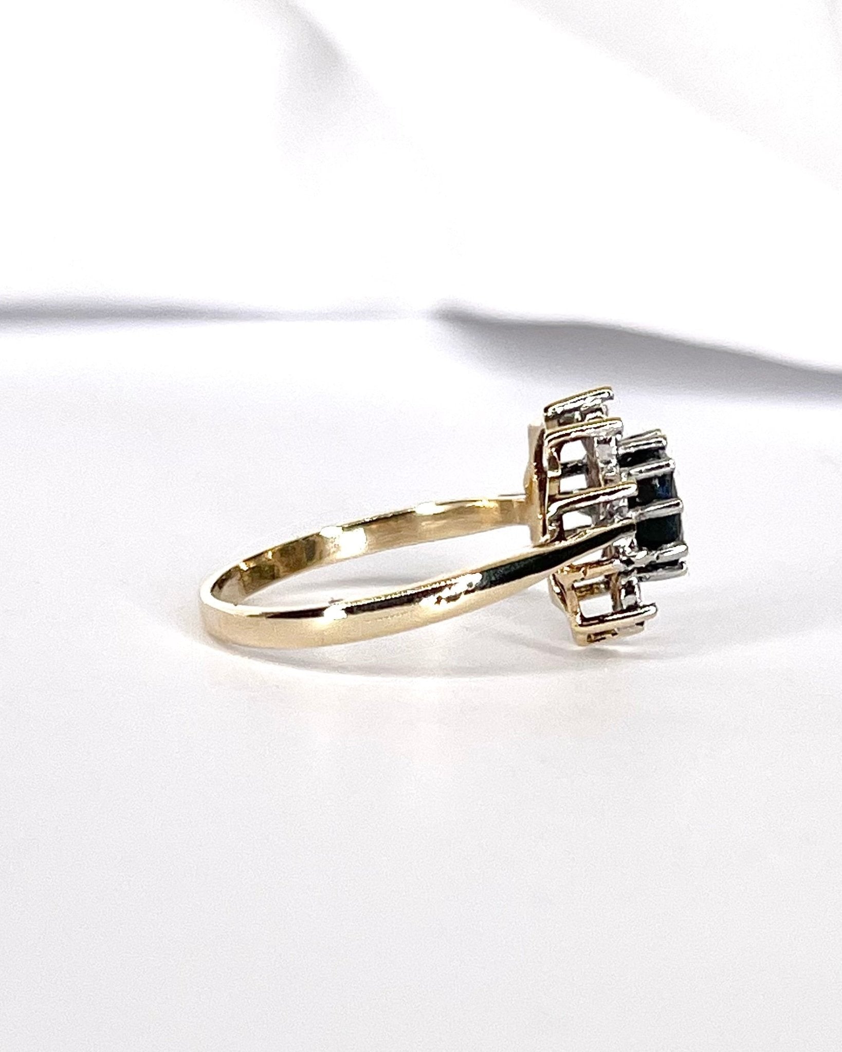 Bague Marguerite Saphir 0.75 carat &amp; Diamants "Sandra" - Elliade Paris
