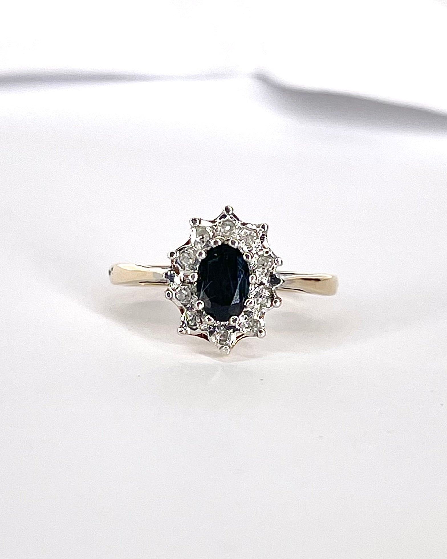 Bague Marguerite Saphir 0.75 carat &amp; Diamants "Sandra" - Elliade Paris