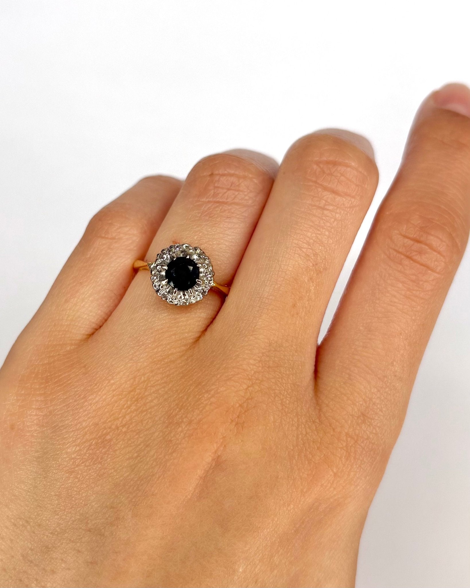 Bague Marguerite Saphir 0.76 carat &amp; Diamants "Kate" - Elliade Paris