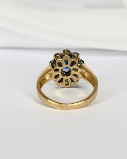 Bague Marguerite Saphir 0.78 carat &amp; Diamants 0.80 carat "Tiana" - Elliade Paris