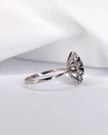 Bague Marguerite Saphir 0.80 carat &amp; 10 Diamants "Nadine" - Elliade Paris