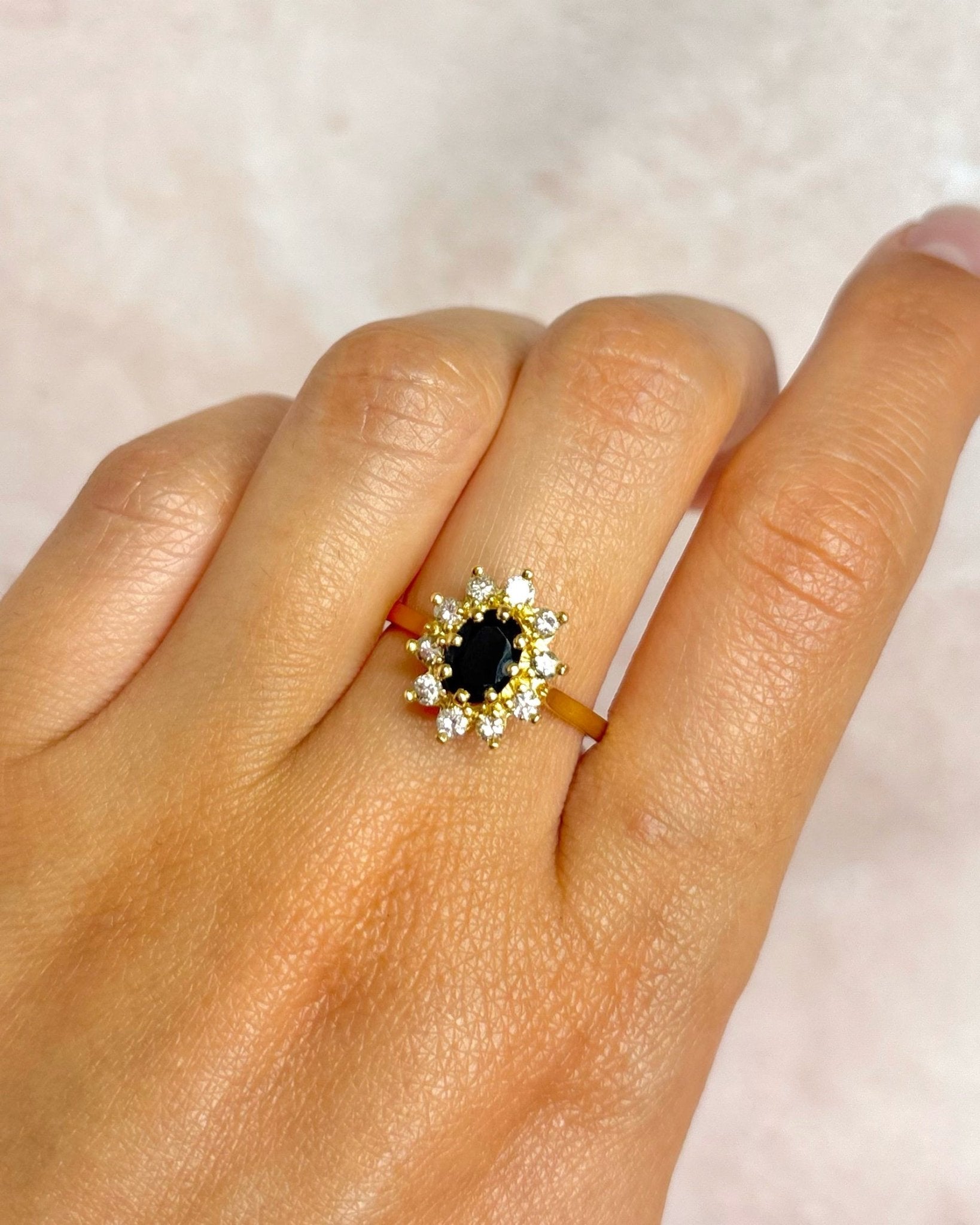 Bague Marguerite Saphir 0.80 carat &amp; Diamants 0.40 carat "Paulette" - Elliade Paris