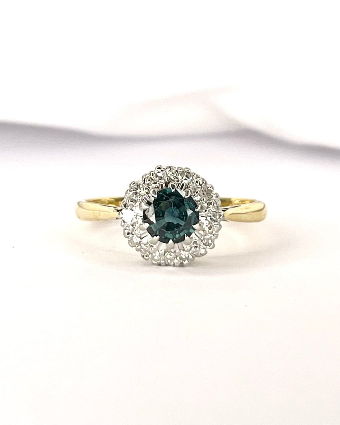 Bague Marguerite Saphir 0.80 carat &amp; Diamants "Célia" - Elliade Paris