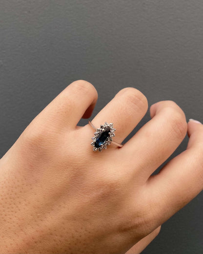 Bague Marguerite Saphir 0.80 carat &amp; Diamants &quot;Sallia&quot; - Elliade Paris