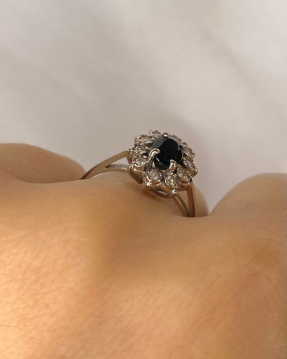 Bague Marguerite Saphir 0.82 carat &amp; 10 Diamants &quot;Lexie&quot; - Elliade Paris