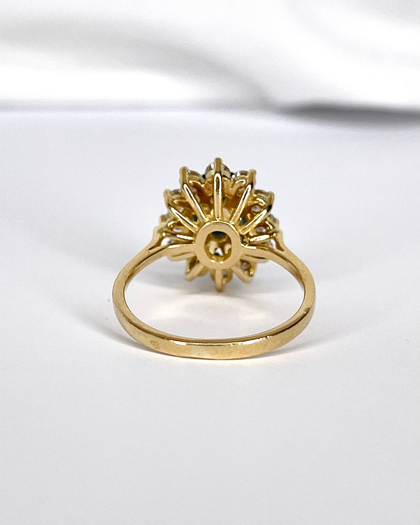 Bague Marguerite Saphir 0.85 carat &amp; Diamants 0.42 carat "Anna" - Elliade Paris