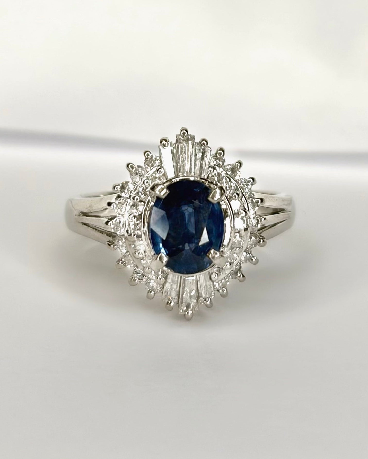 Bague Marguerite Saphir 0.85 carat &amp; Diamants 0.45 carat "Fanny" - Elliade Paris