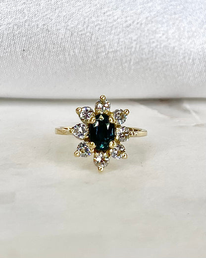 Bague Marguerite Saphir 0.85 carat &amp; Diamants &quot;Claire&quot; - Elliade Paris