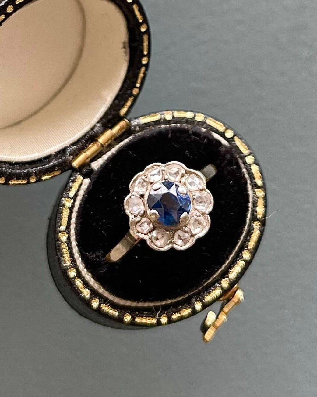 Bague Marguerite Saphir 0.85 Carat &amp; Diamants "Melinda" - Elliade Paris