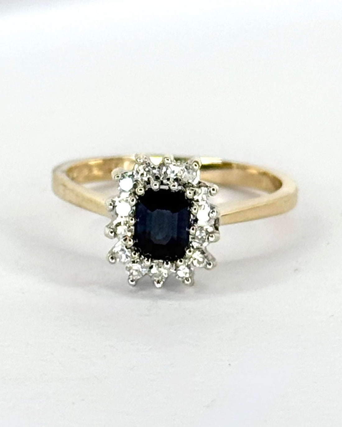Bague Marguerite Saphir 0.87 carat &amp; Diamants "Germaine" - Elliade Paris