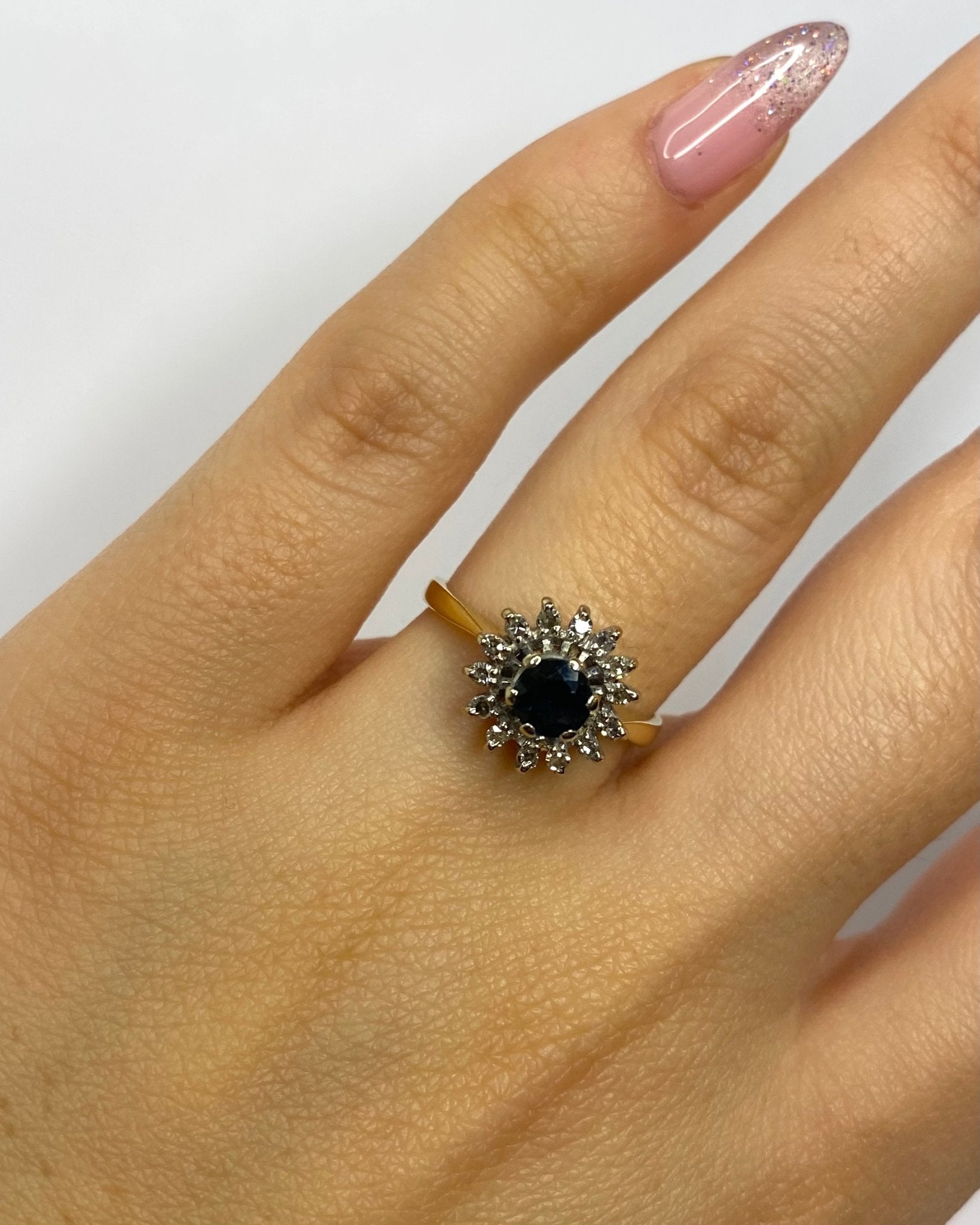 Bague Marguerite Saphir 0.87 carat &amp; Diamants "Violaine" - Elliade Paris