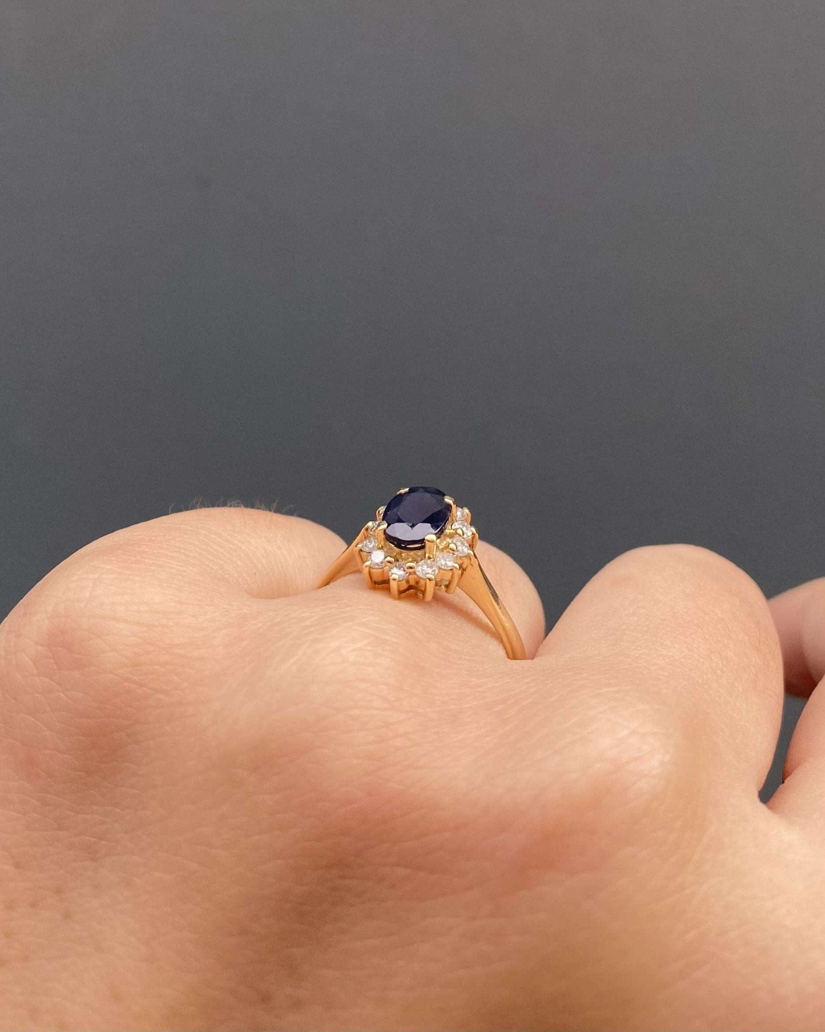 Bague Marguerite Saphir 0.90 Carat &amp; Diamants "Monna" - Elliade Paris