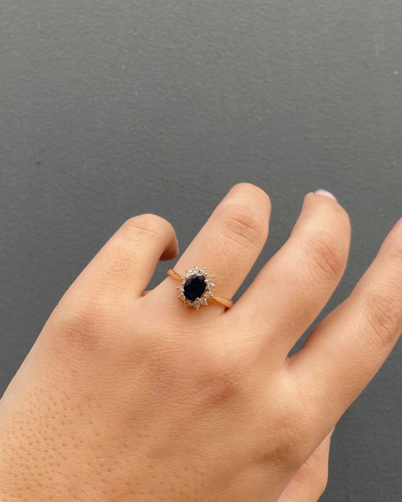Bague Marguerite Saphir 0.90 Carat &amp; Diamants "Monna" - Elliade Paris