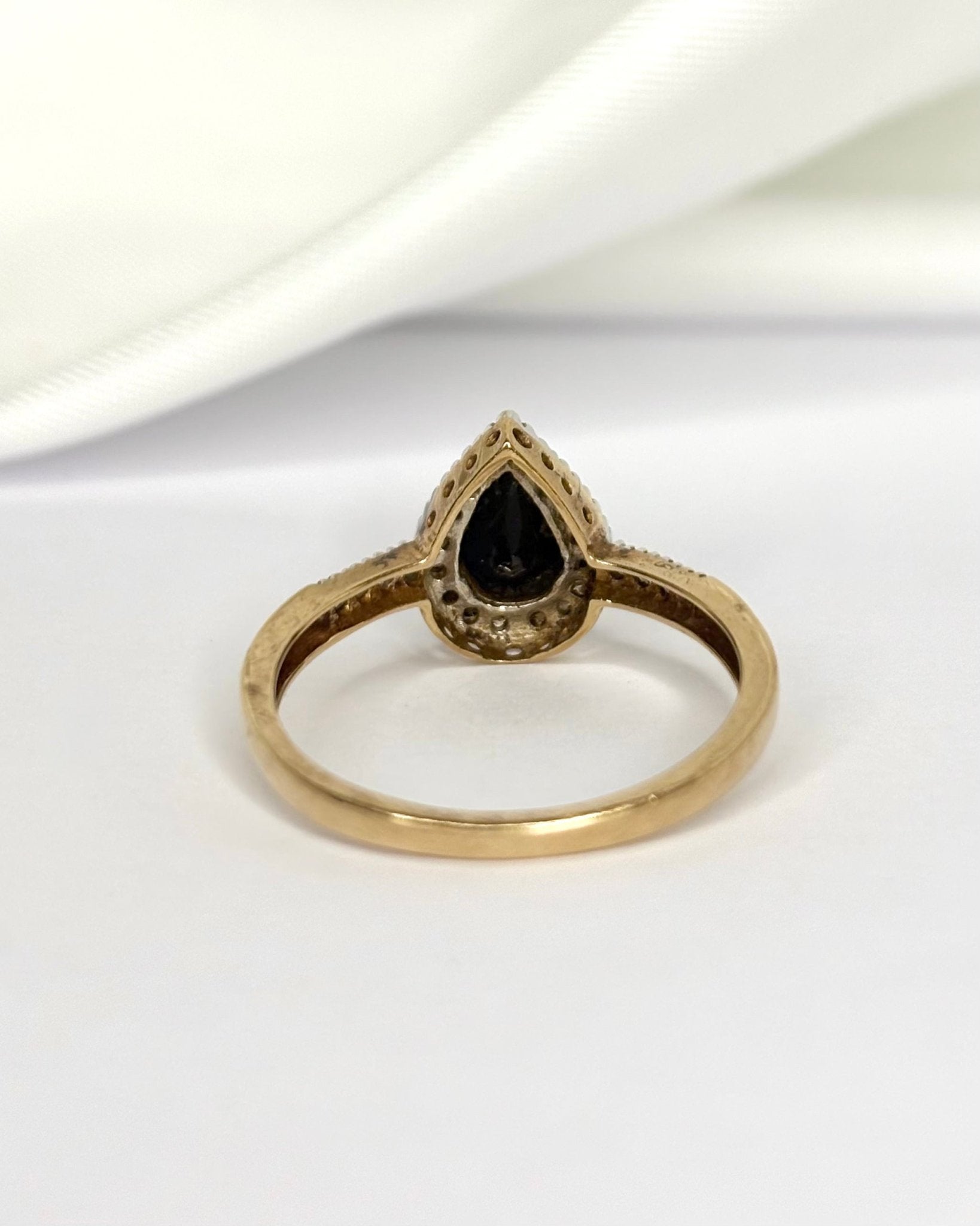 Bague Marguerite Saphir 0.90 carat &amp; Diamants "Rita" - Elliade Paris