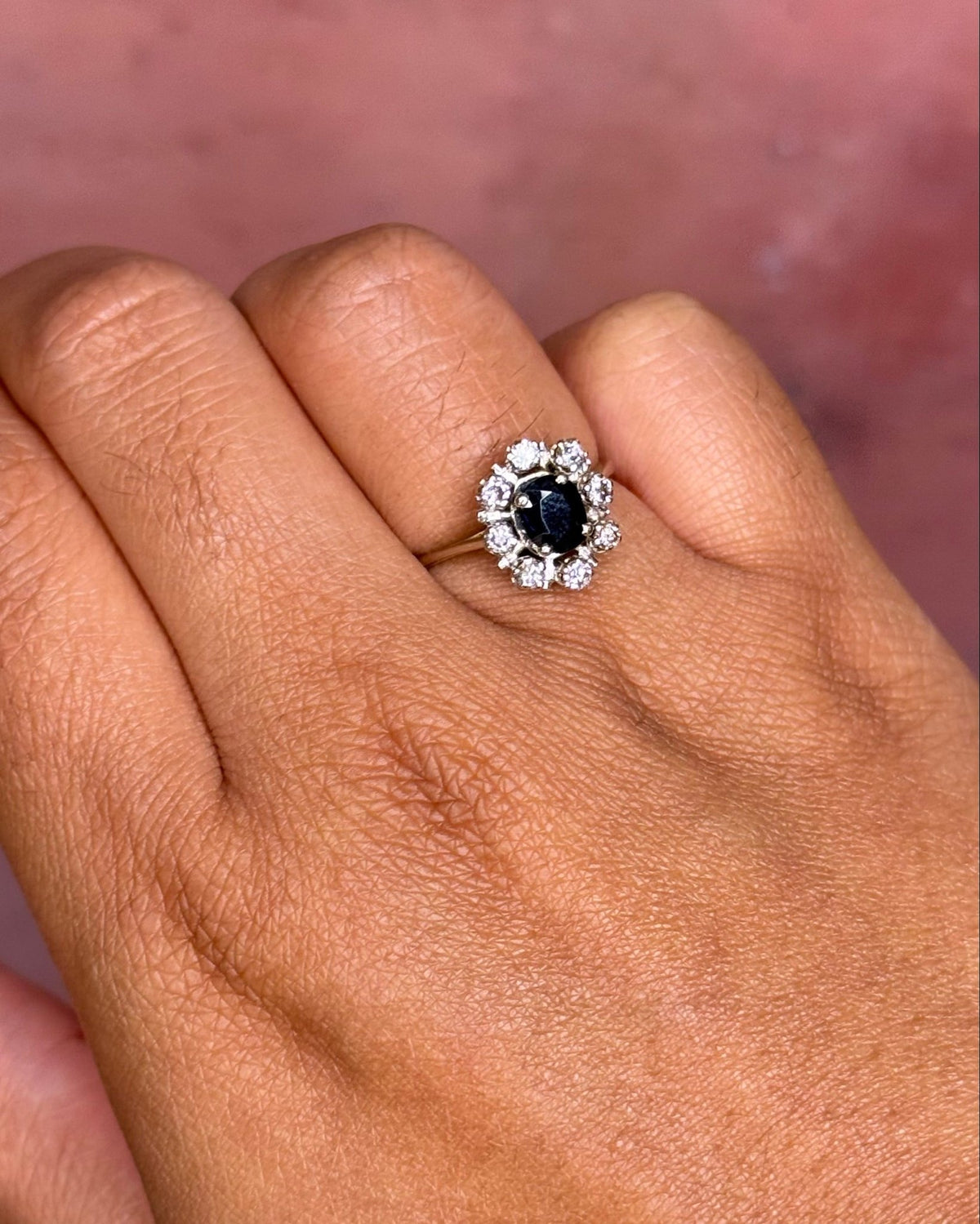 Bague Marguerite Saphir 0.91 carat &amp; Diamants 0.24 carat "Tatiana" - Elliade Paris