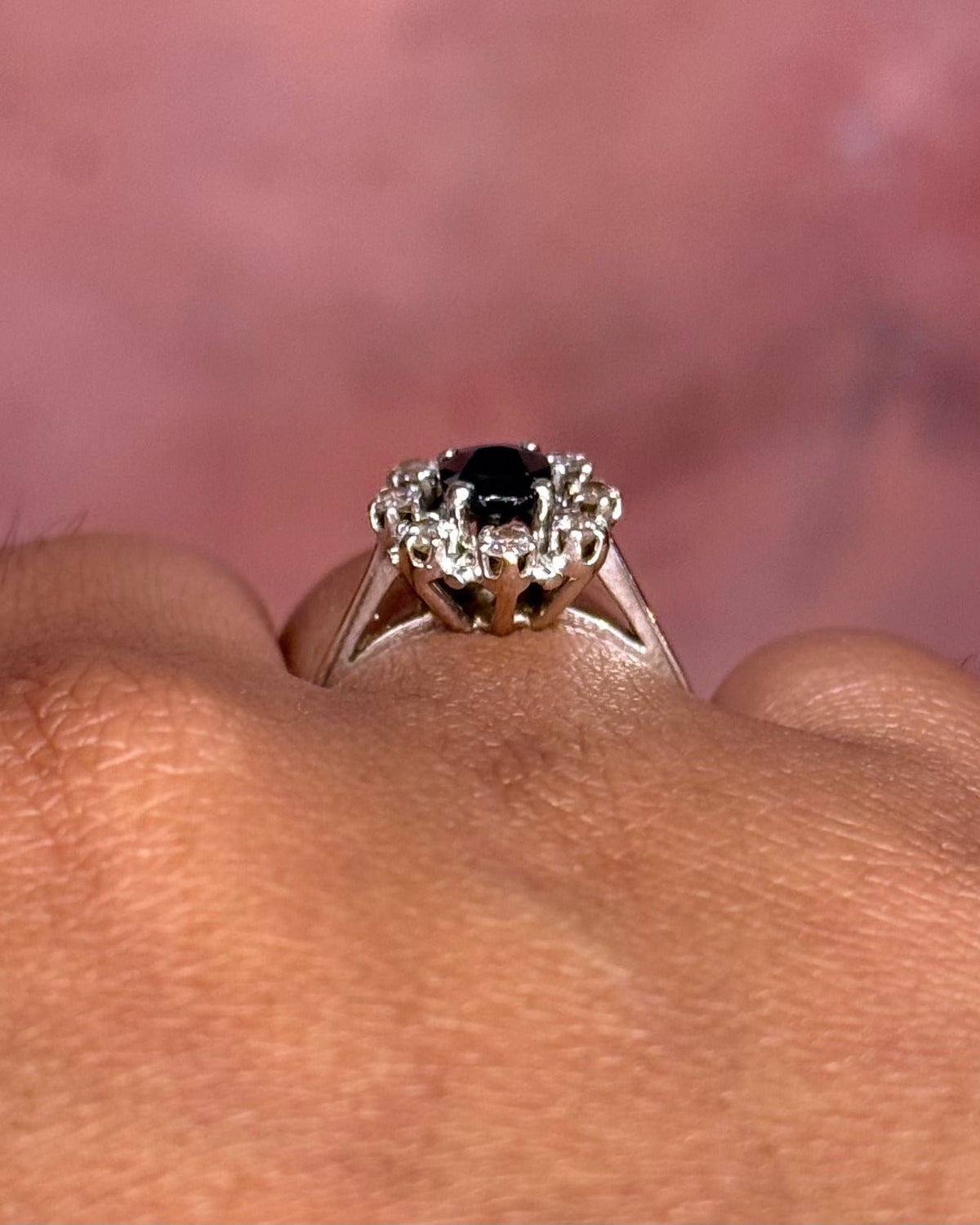 Bague Marguerite Saphir 0.91 carat &amp; Diamants 0.24 carat "Tatiana" - Elliade Paris