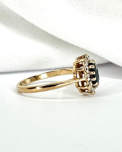Bague Marguerite Saphir 0.91 carat &amp; Diamants 0.36 carat "Irina" - Elliade Paris