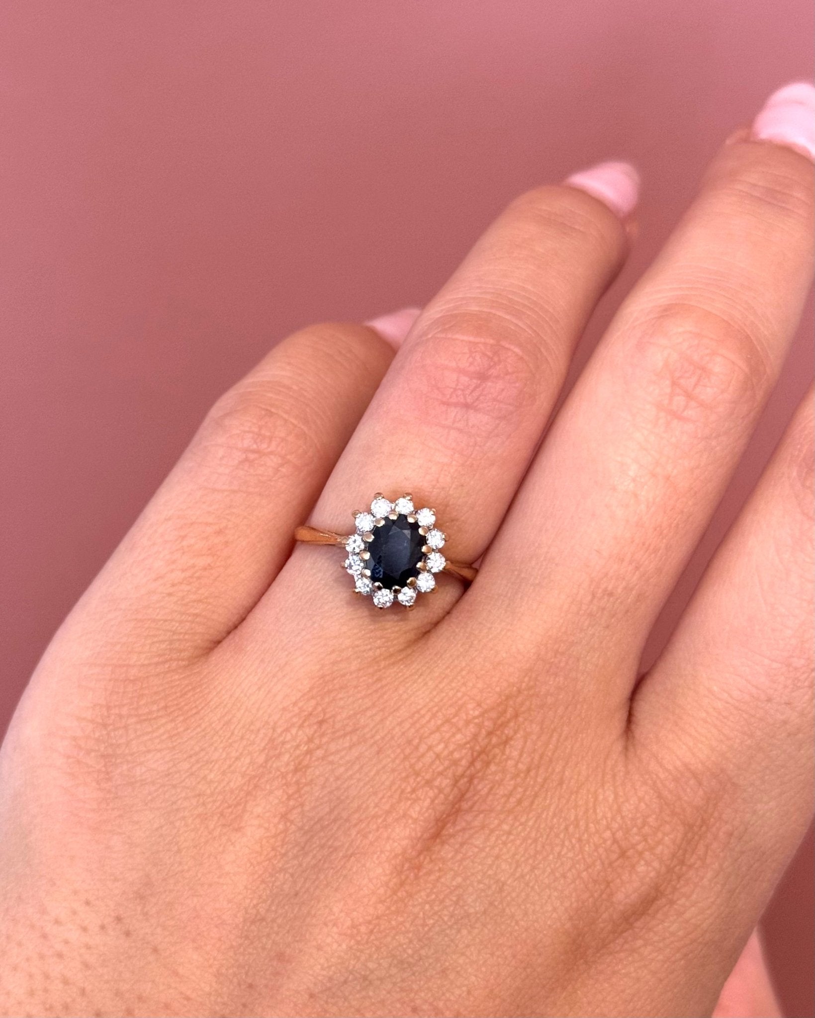 Bague Marguerite Saphir 0.91 carat &amp; Diamants 0.36 carat "Irina" - Elliade Paris