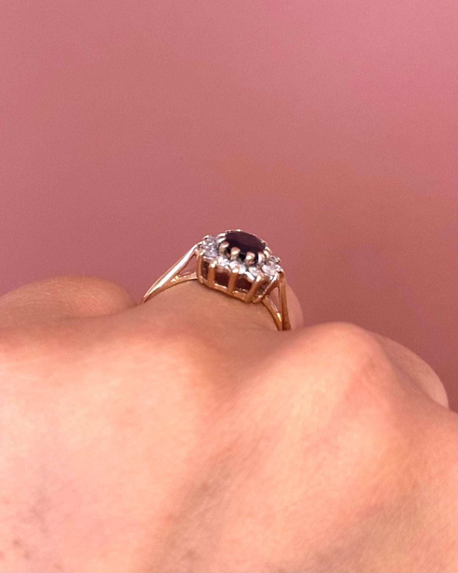Bague Marguerite Saphir 0.91 carat &amp; Diamants 0.36 carat "Irina" - Elliade Paris