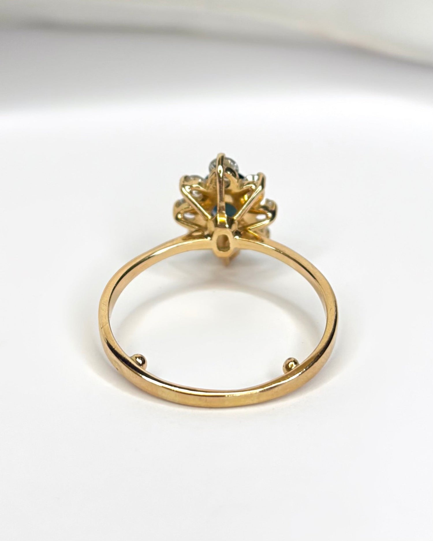 Bague Marguerite Saphir 0.91 carat &amp; Diamants 0.52 carat "Léna" - Elliade Paris