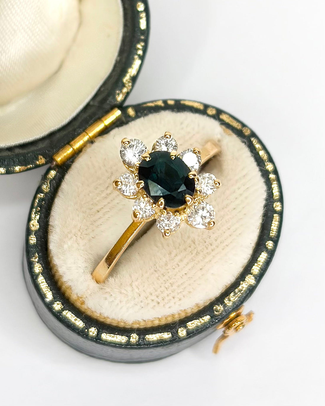 Bague Marguerite Saphir 0.91 carat &amp; Diamants 0.52 carat "Léna" - Elliade Paris