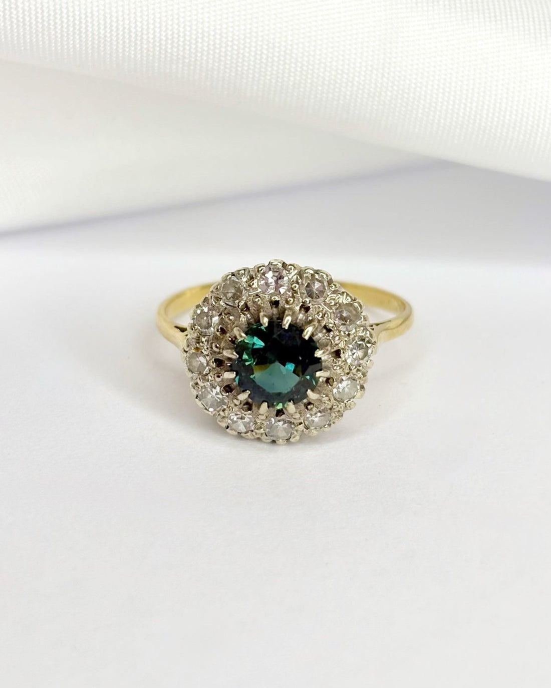 Bague Marguerite Saphir 0.95 carat &amp; Diamants 0.48 carat "Caroline" - Elliade Paris