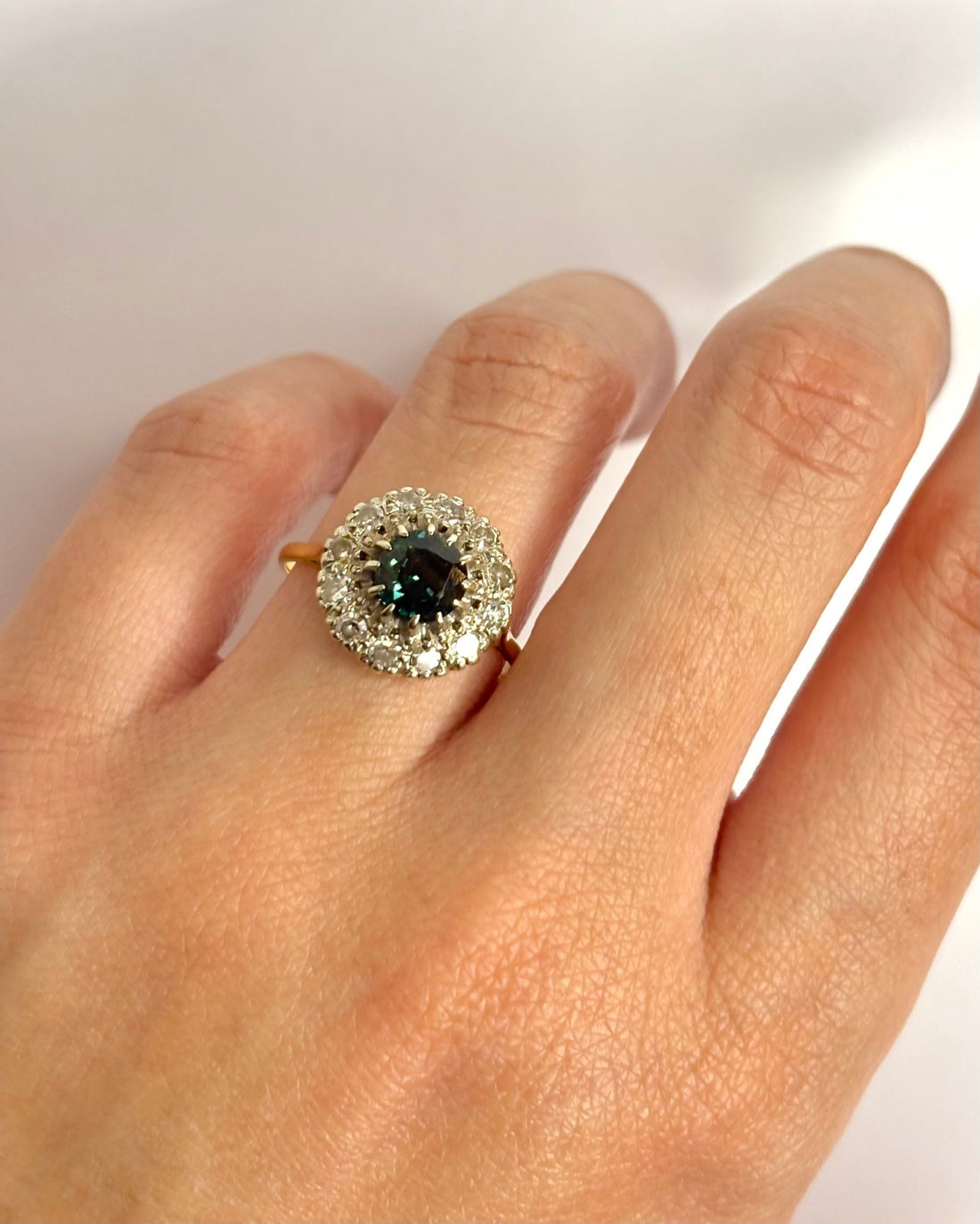 Bague Marguerite Saphir 0.95 carat &amp; Diamants 0.48 carat "Caroline" - Elliade Paris