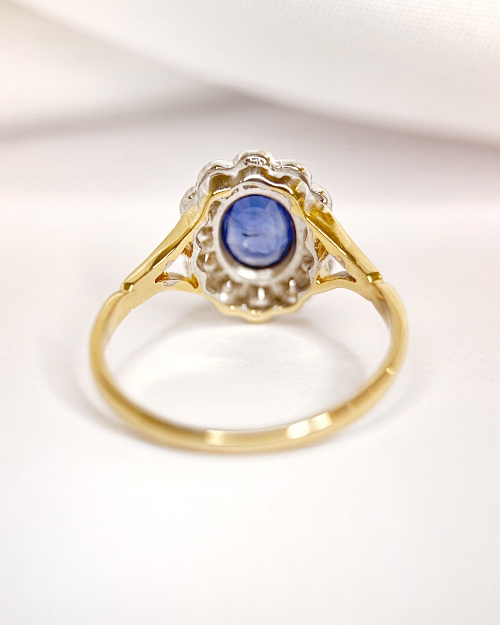 Bague Marguerite Saphir 0.98 carat &amp; Diamants 0.48 carat "Laurène" - Elliade Paris