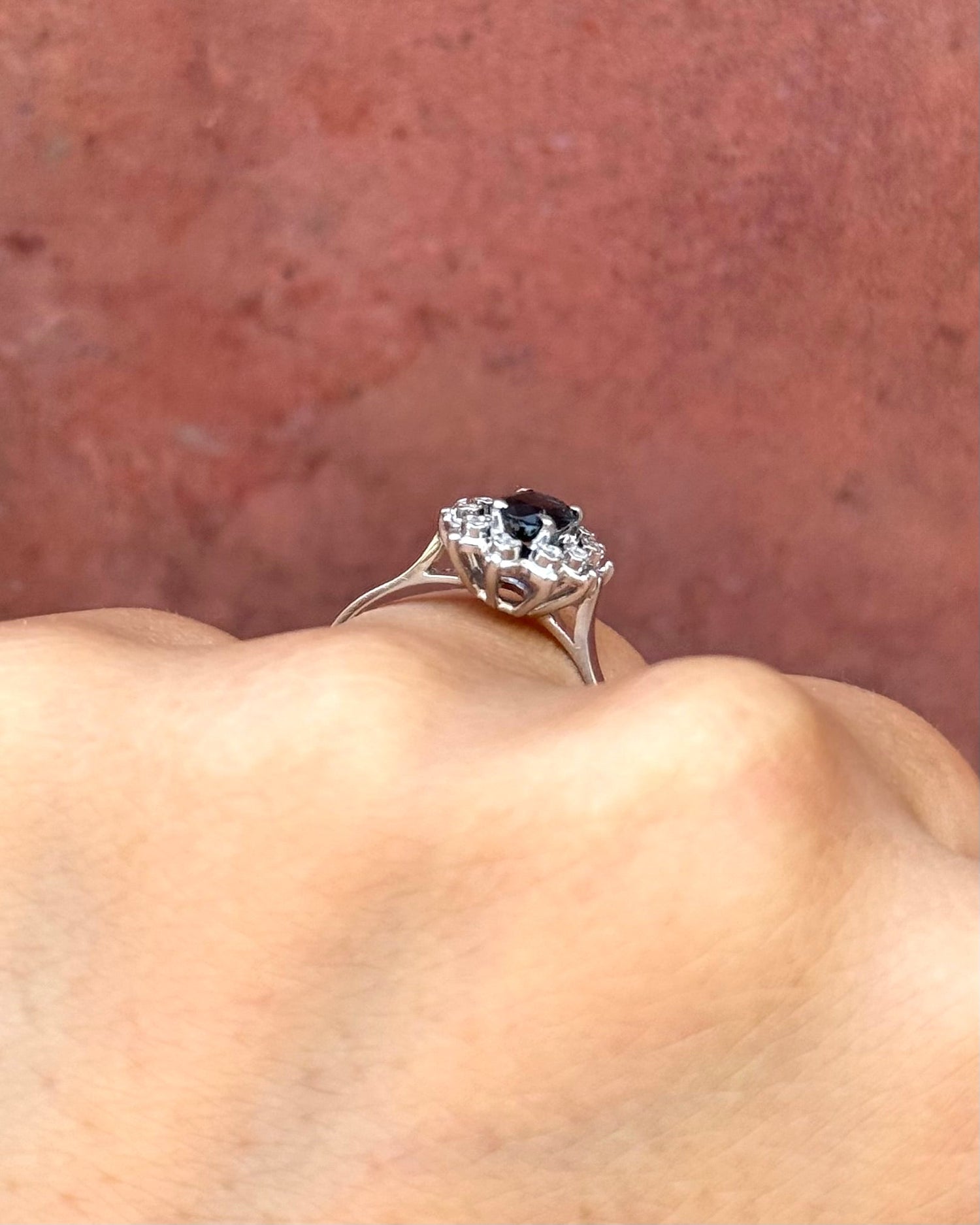 Bague Marguerite Saphir 0.98 carat &amp; Diamants 0.48 carat "Laurène" - Elliade Paris
