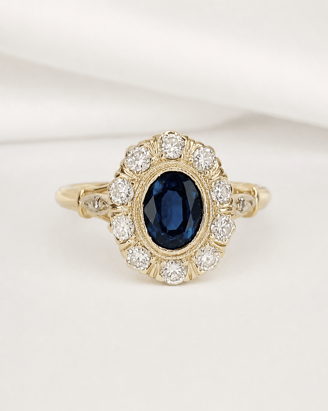 Bague Marguerite Saphir 0.98 carat &amp; Diamants 0.52 carat "Léane" - Elliade Paris