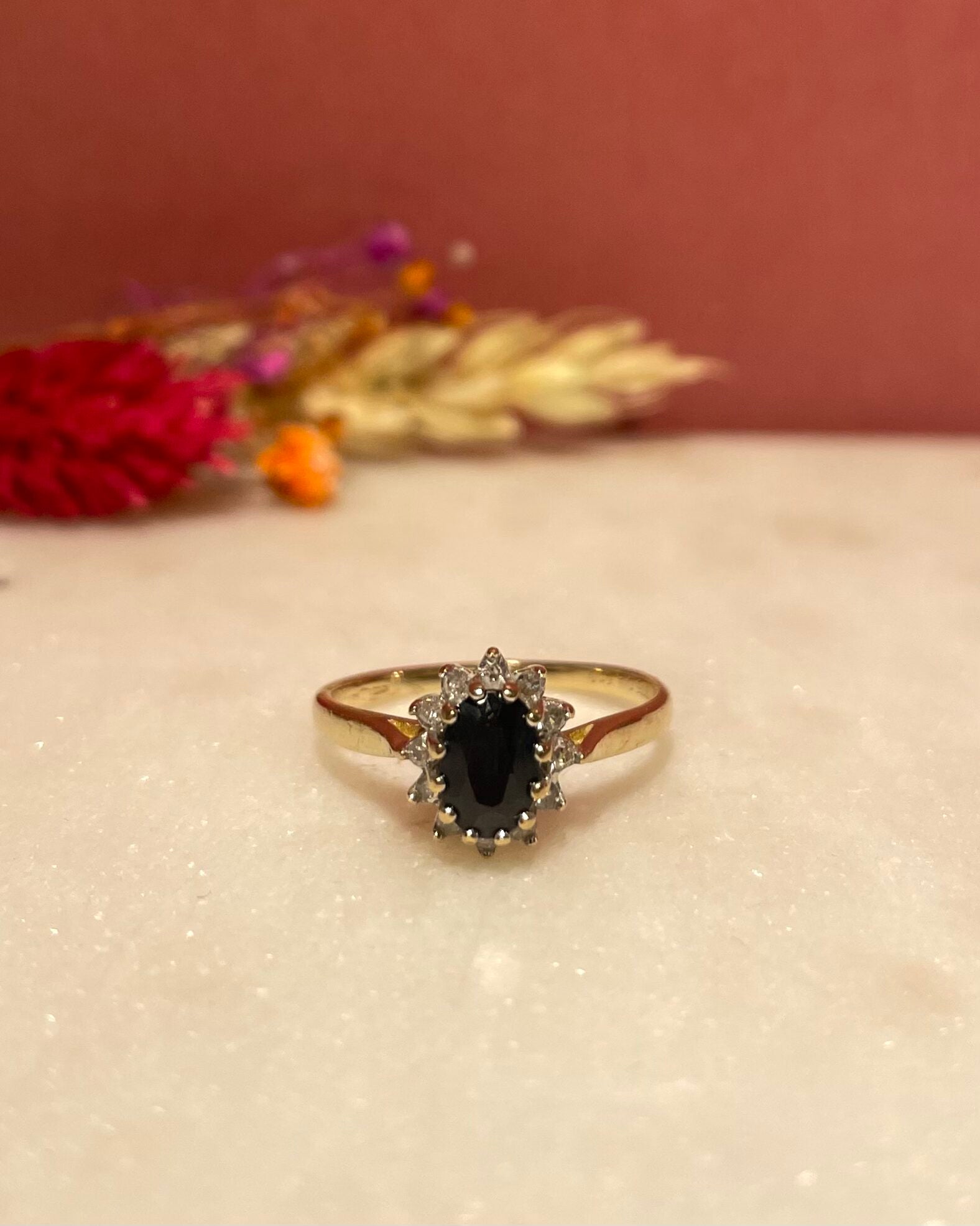 Bague Marguerite Saphir 0.65 Carat &amp; Diamants "Cherry" - Elliade Paris