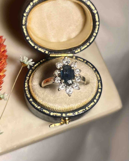 Bague Marguerite Saphir 1 Carat &amp; 10 Diamants &quot;Zareya&quot; - Elliade Paris