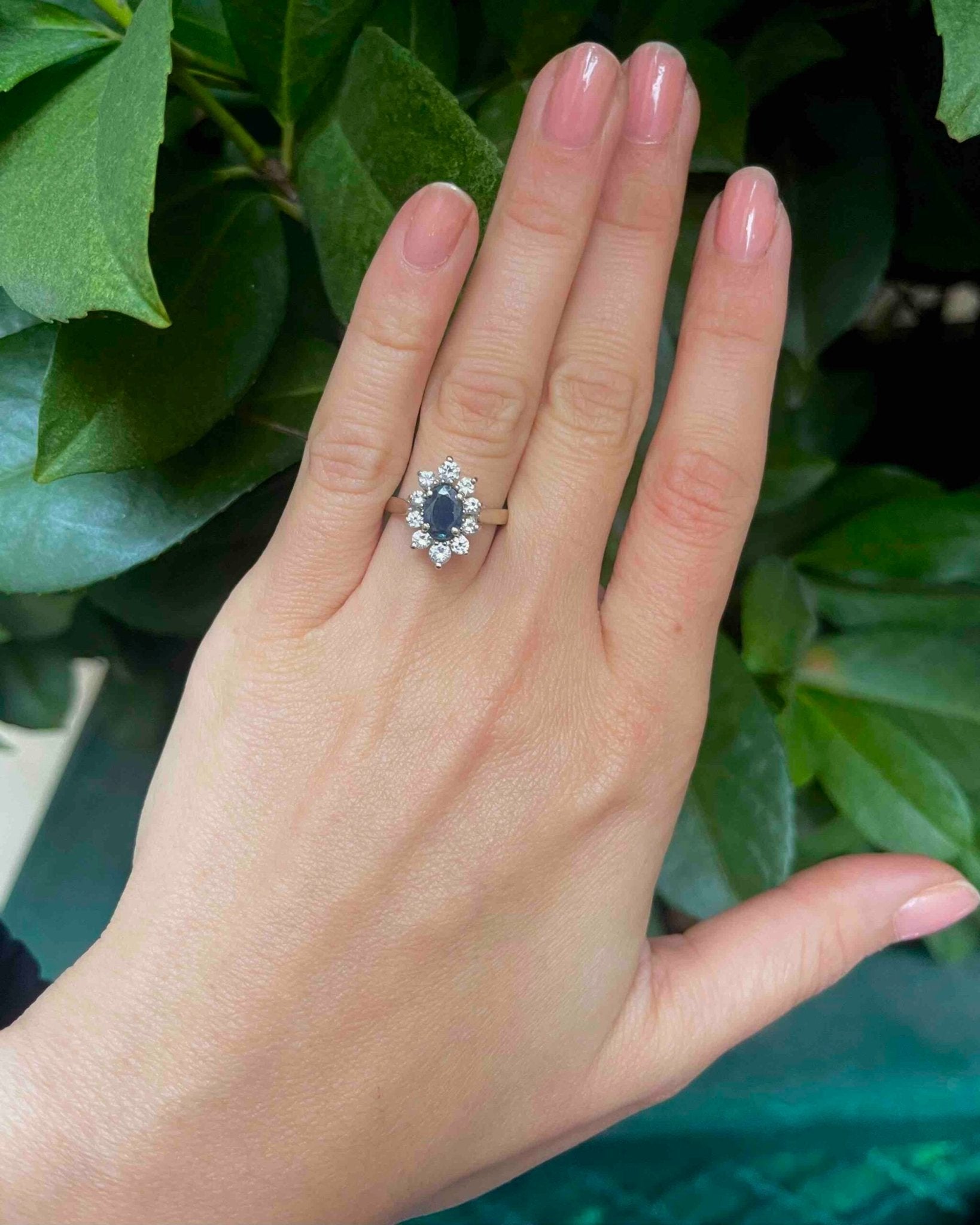 Bague Marguerite Saphir 1 Carat &amp; 10 Diamants "Zareya" - Elliade Paris