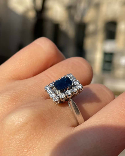 Bague Marguerite Saphir 1 carat &amp; 14 Diamants &quot;Haileenn&quot; - Elliade Paris