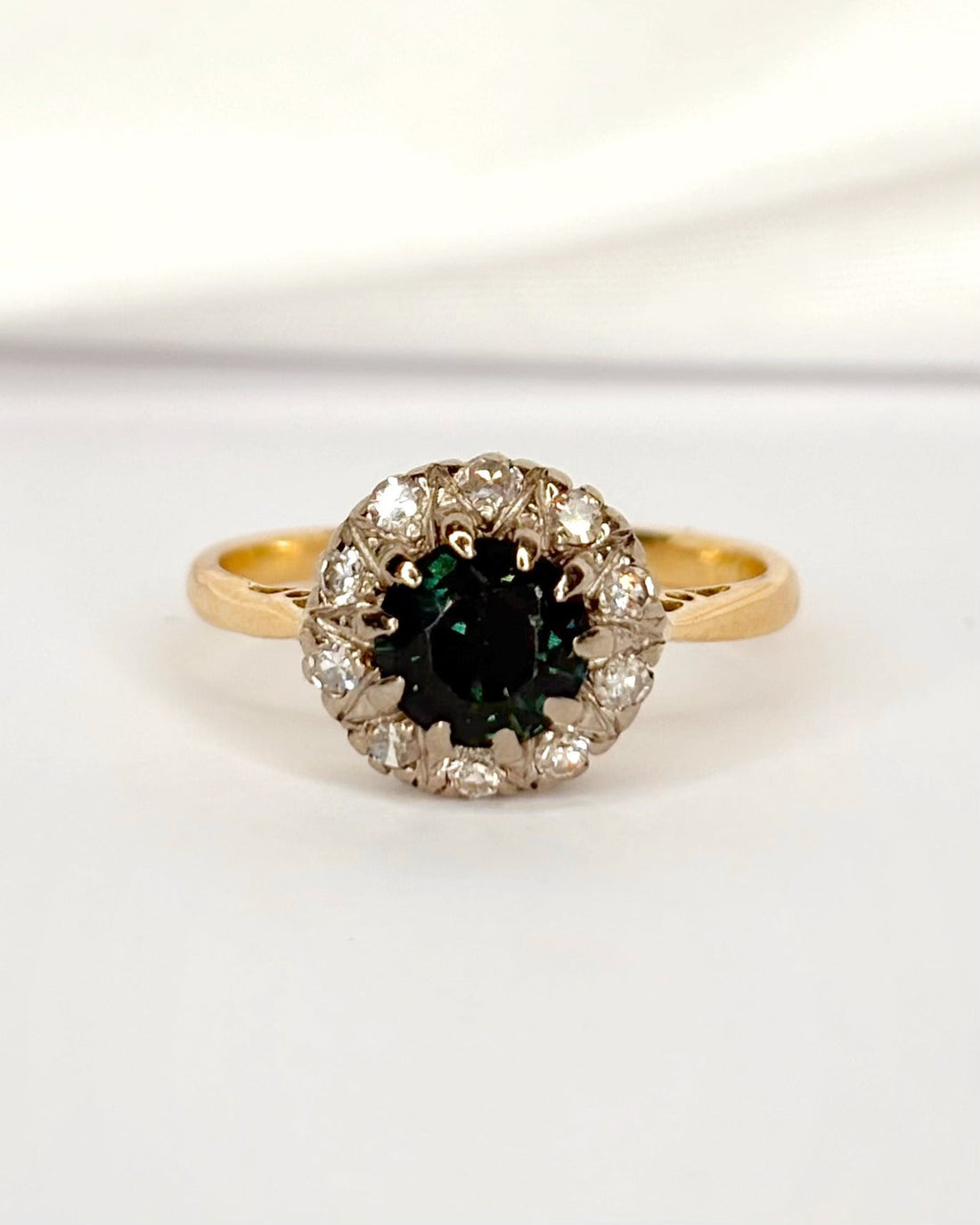 Bague Marguerite Saphir 1 carat &amp; Diamants 0.20 carat "Marilou" - Elliade Paris
