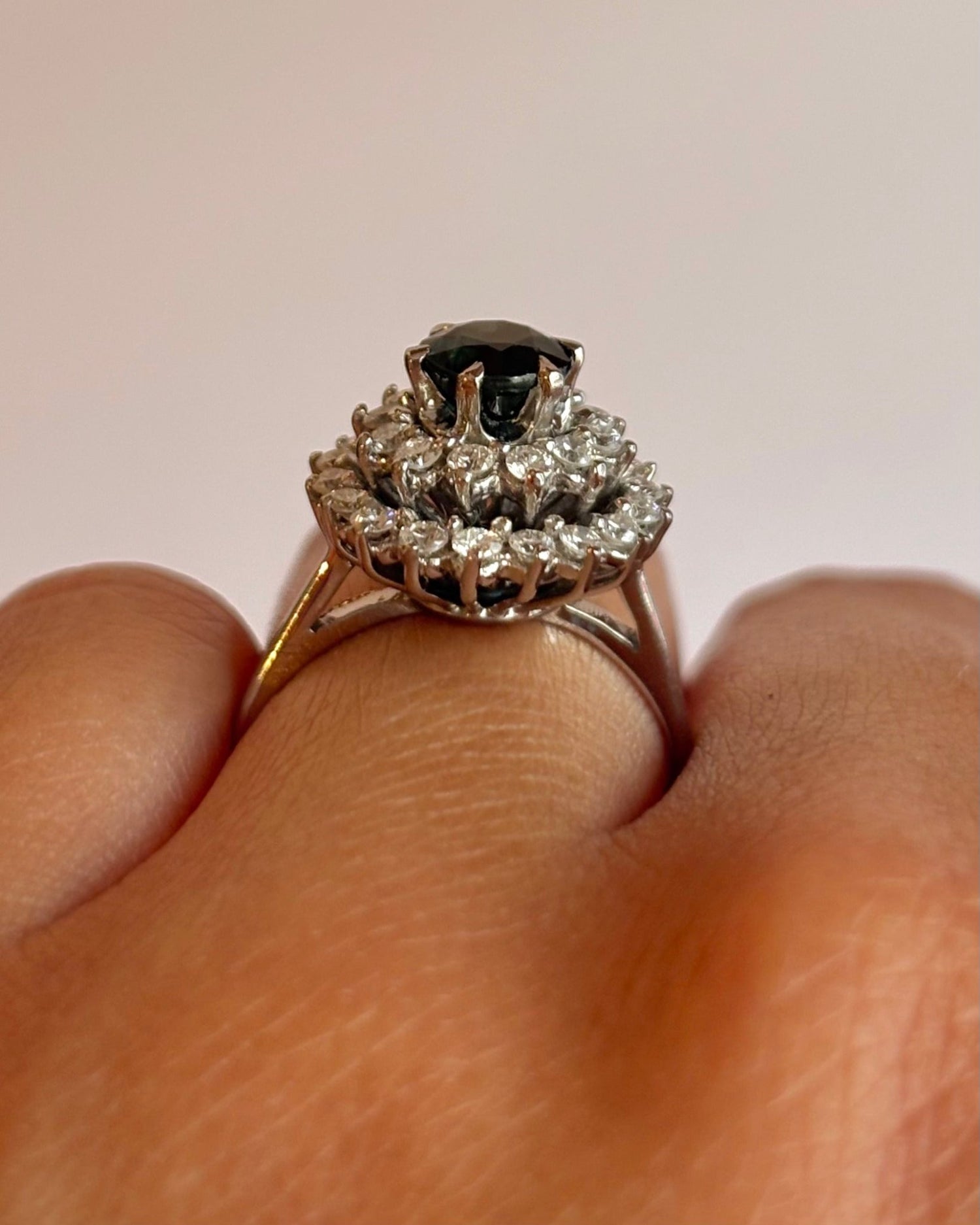 Bague Marguerite Saphir 1 carat &amp; Diamants 0.30 carat 4.6g "Jeanne" - Elliade Paris
